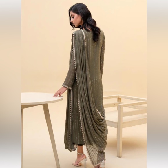 Agha Jaan Pakistani designer suit size M - Picture 3 of 9